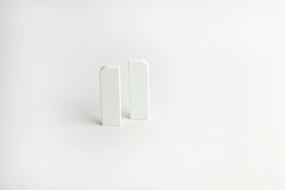 POCOline Endkappe weiß L/B/H: ca. 0,77x1,78x5,96 cm