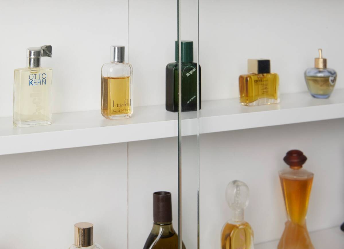 Sammelvitrine Collecty grau weiß B/H/T: ca. 80x9,5x60 cm