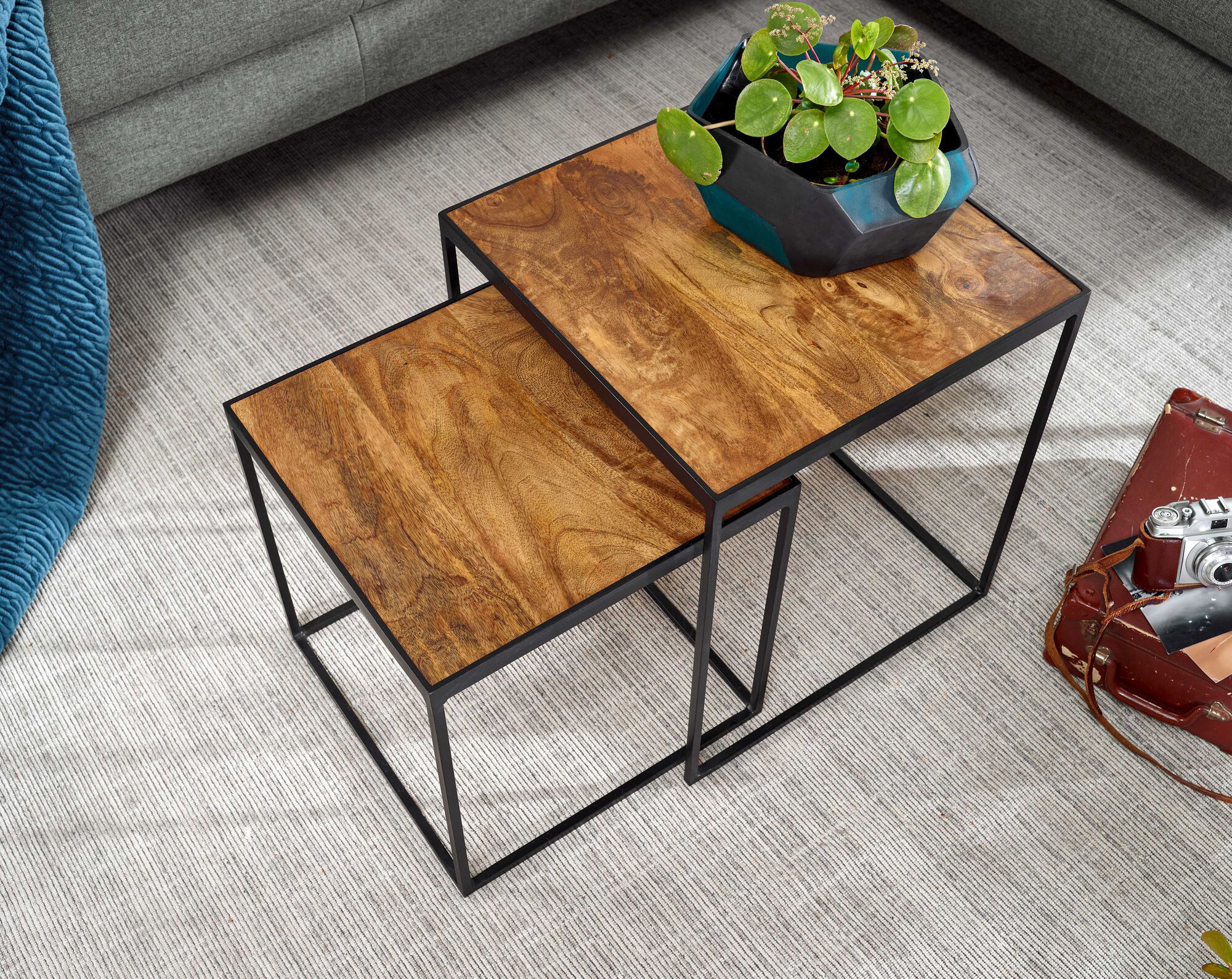 Beistelltisch 2er-Set. braun Holz B/H/T: ca. 40x44x40 cm