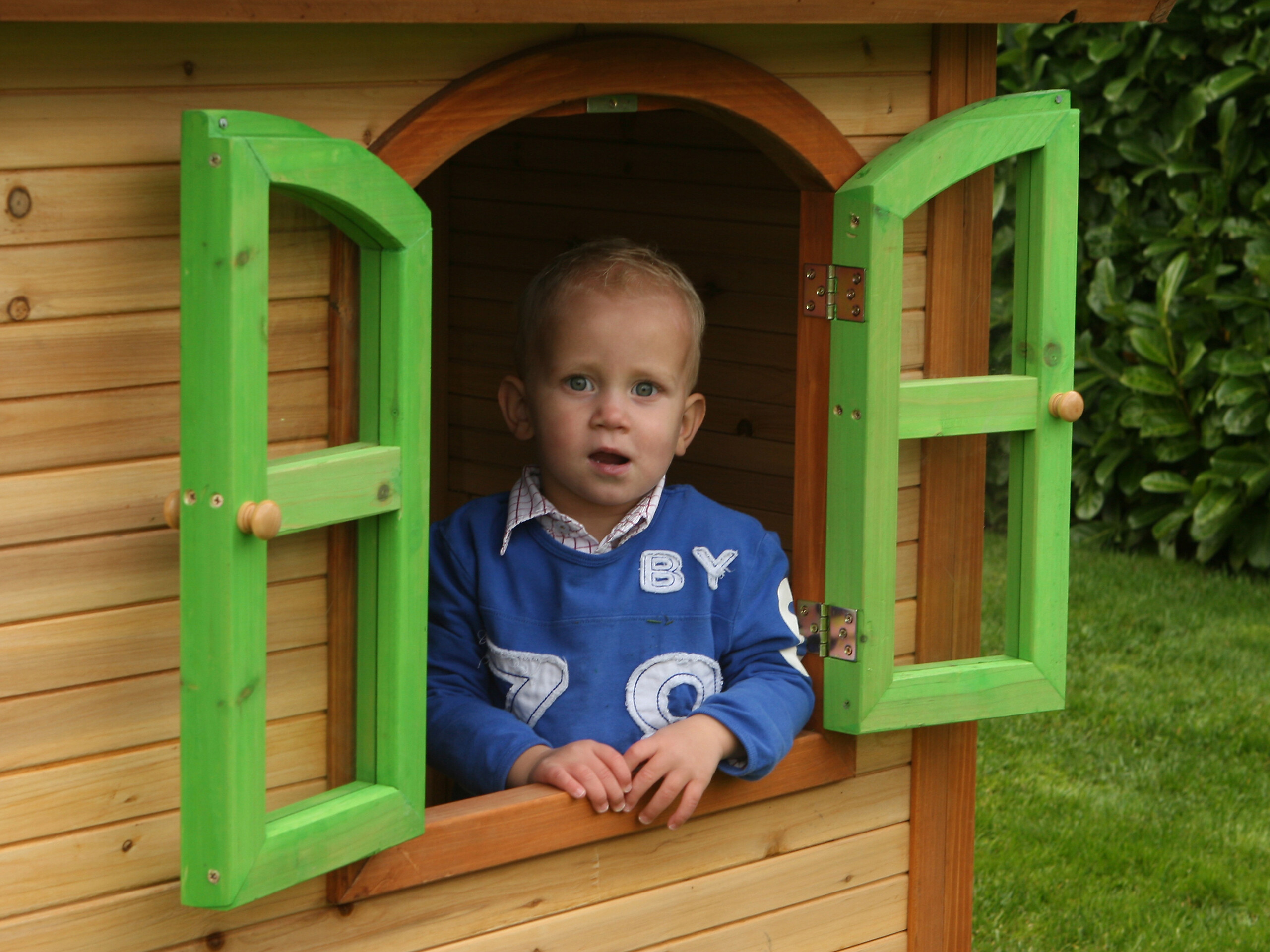 AXI Spielhaus Milan braun B/H/L: ca. 202x180x191 cm