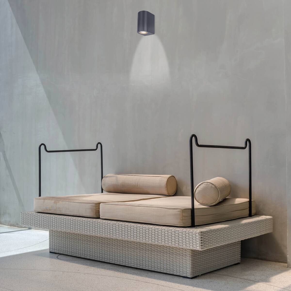 Außenwandleuchte schwarz B/H/T: ca. 6,8x10x8,8 cm