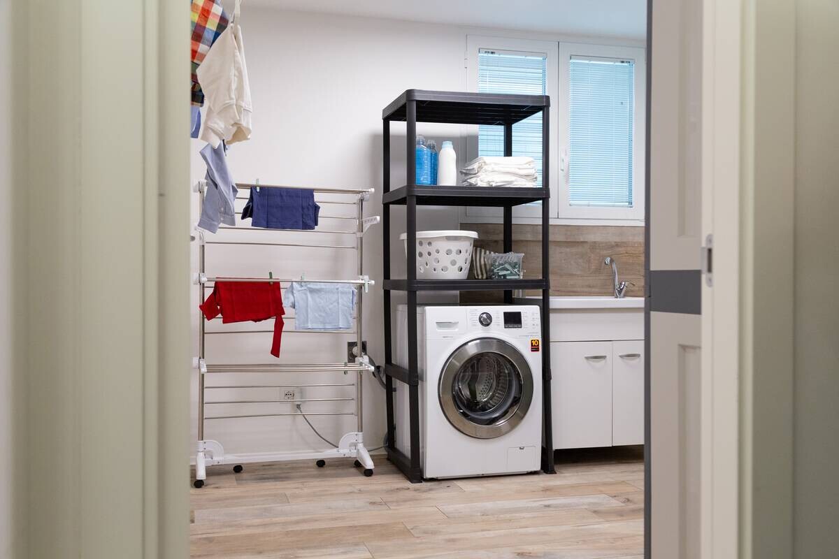 DEA Waschmaschinenregal schwarz B/H/T: ca. 75x187x57,5 cm