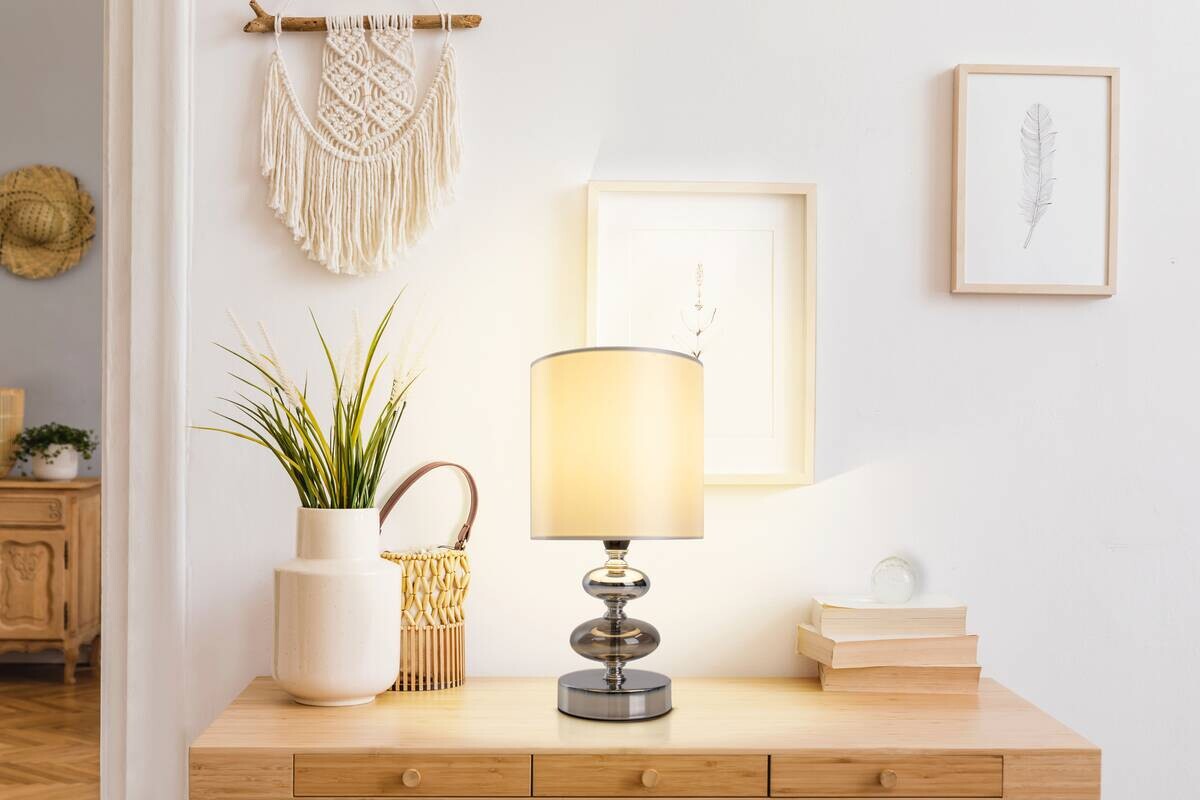 Näve Leuchten Tischleuchte 3098123 weiß Textil Metall B/H/T: ca. 15x28,5x15 cm E14 1 Brennstellen