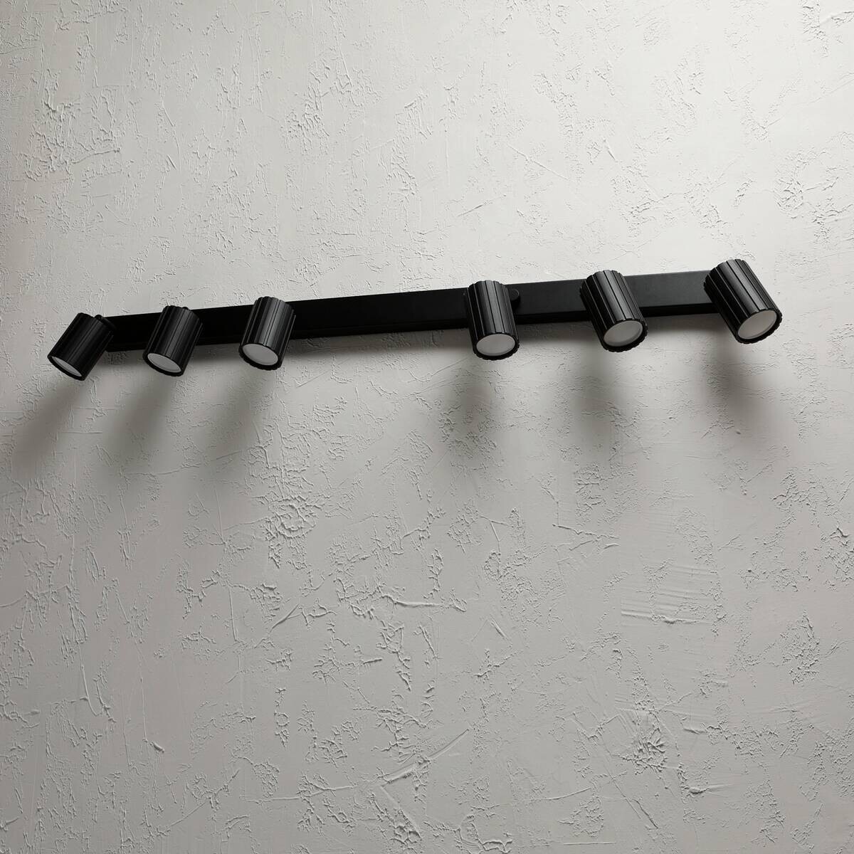 Lamkur Strahler Prisma schwarz Stahl B/H/L: ca. 6,5x16,5x117 cm 6 Brennstellen