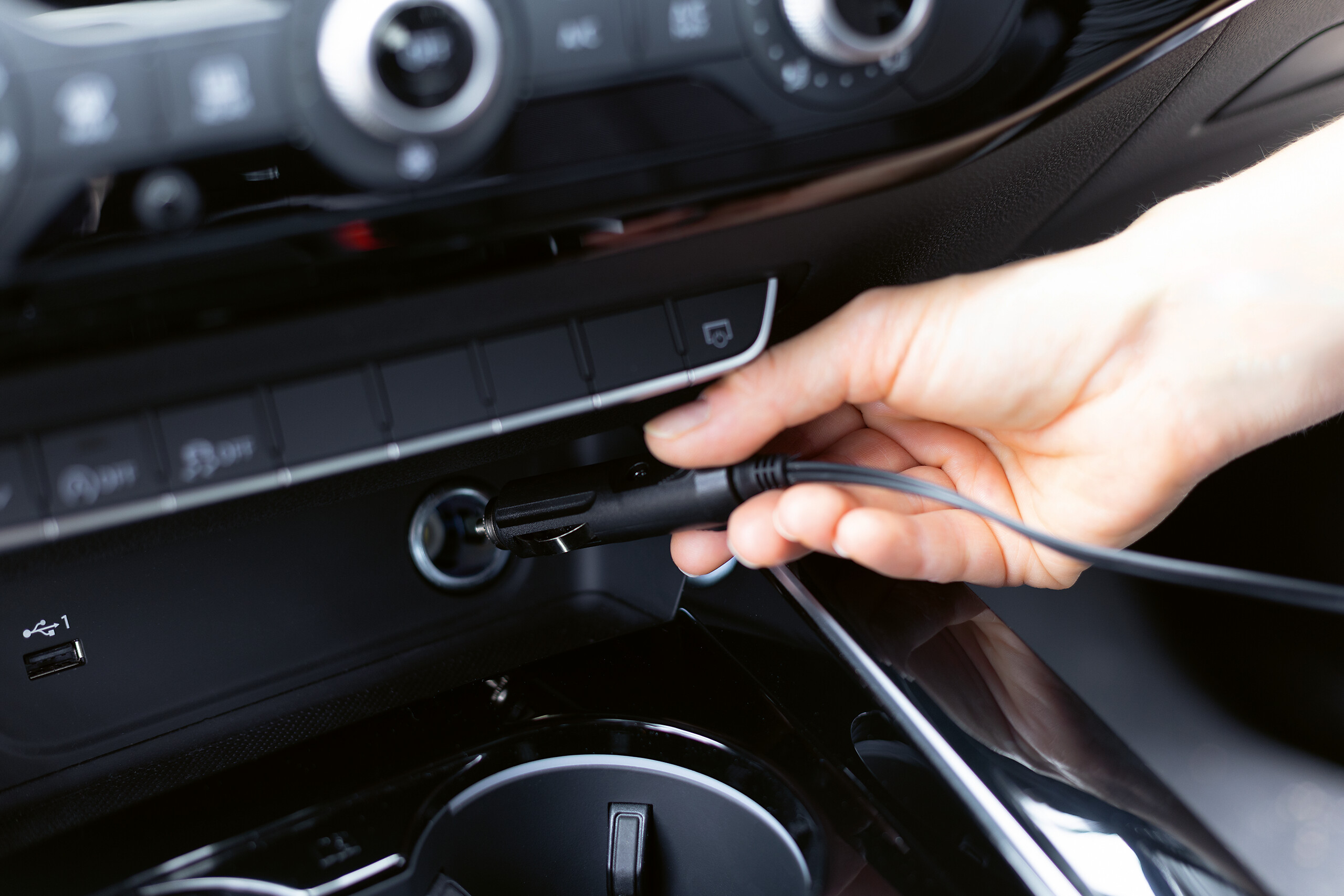 CLEANmaxx Akku-Handstaubsauger rot schwarz B/H/L: ca. 10x12x37 cm