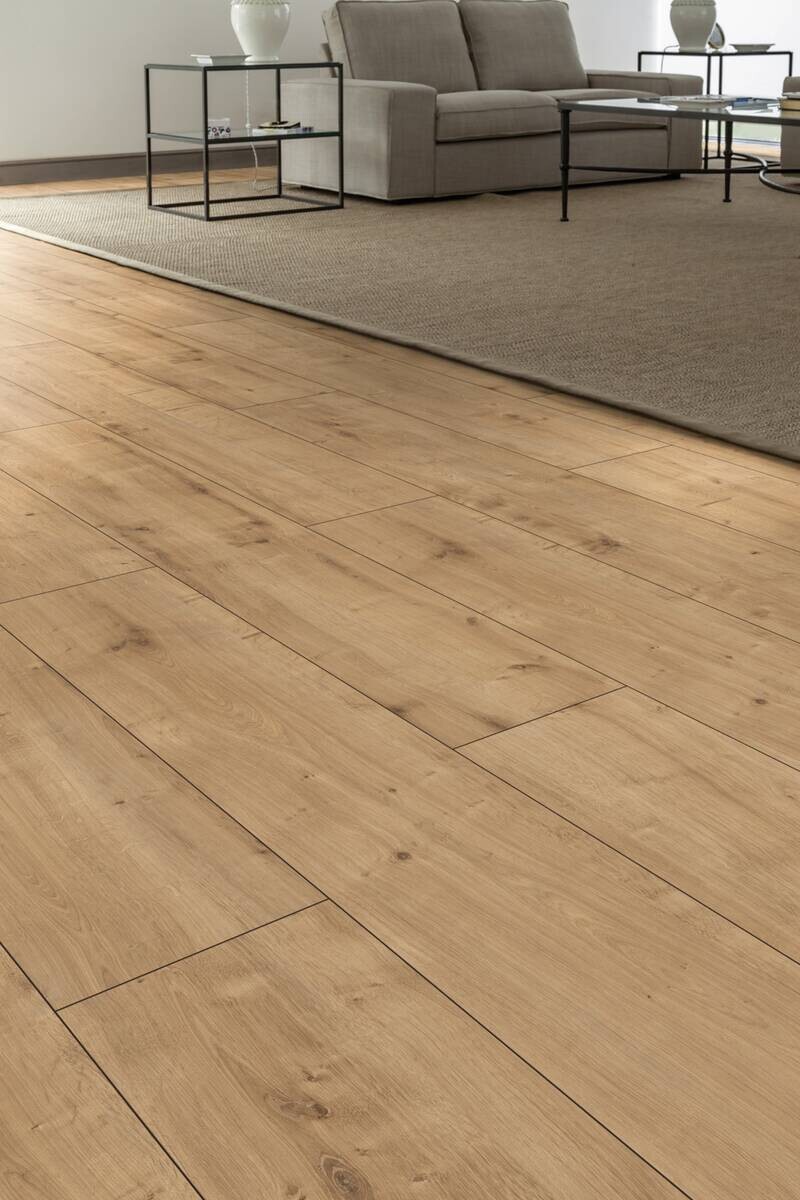 Laminatboden Chalet Eiche ca. 2,382m² im Paket B/L: ca. 24,6x138,3 cm pro Paket