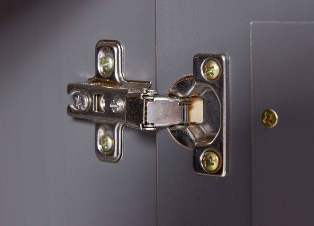 Kommode Forenzo grau lackiert B/H/L: ca. 45x86x131 cm