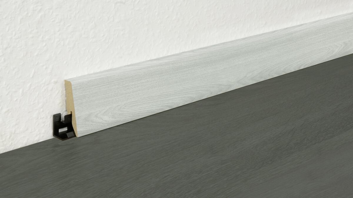 Sockelleiste L/B/H: ca. 250x1,8x5,8 cm pro Stück