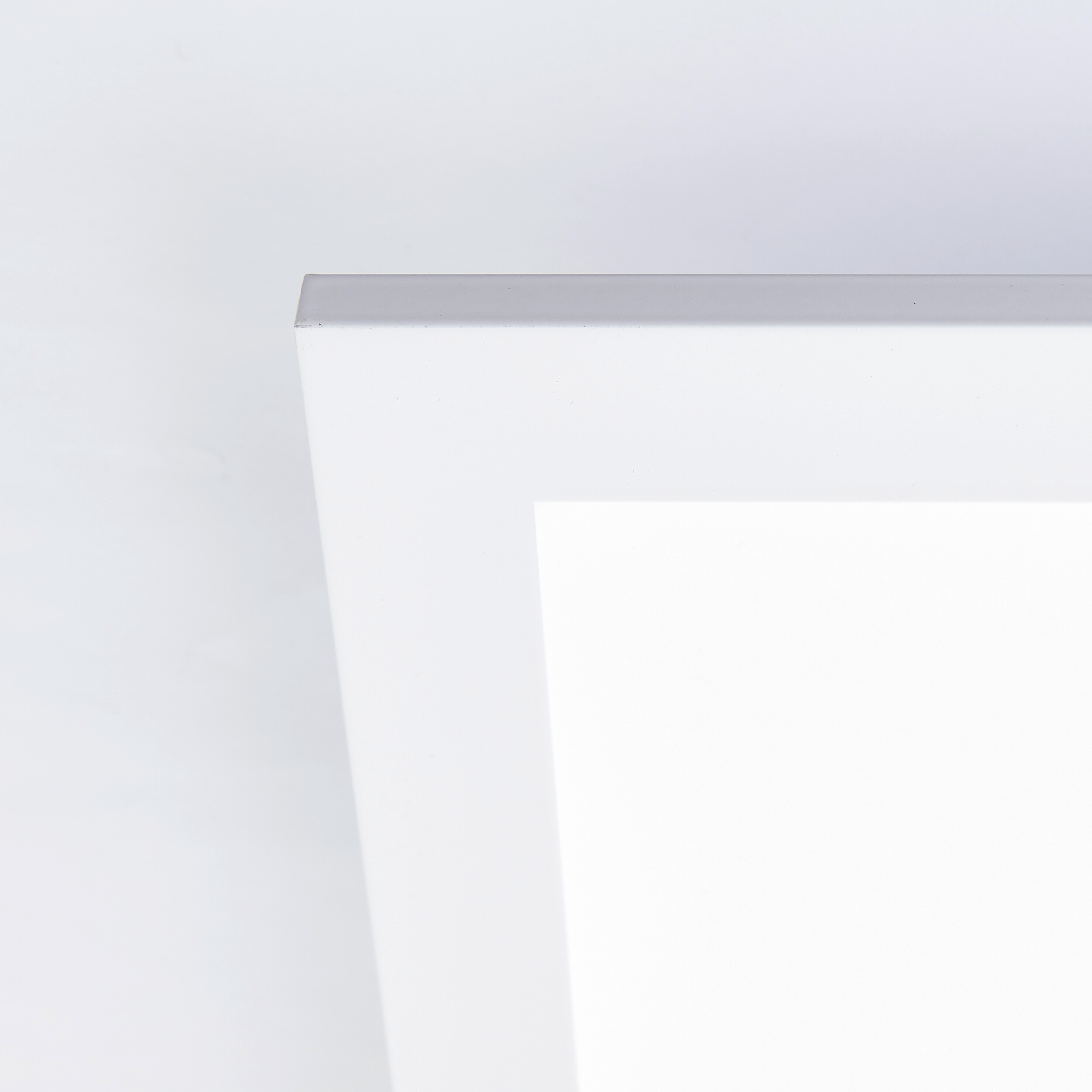 Brilliant LED-Deckenleuchte Briston weiß Metall Kunststoff B/H/L: ca. 63x7,5x63 cm