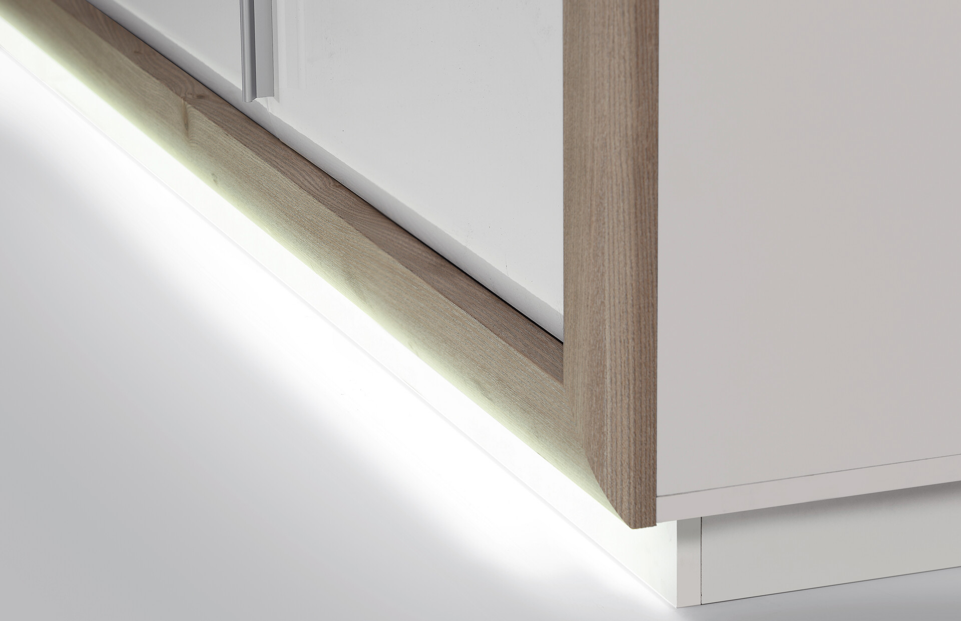 TV-Lowboard  weiß weiß Hochglanz Eiche Nelson Nachbildung B/H/T: ca. 192,7x56,2x53 cm