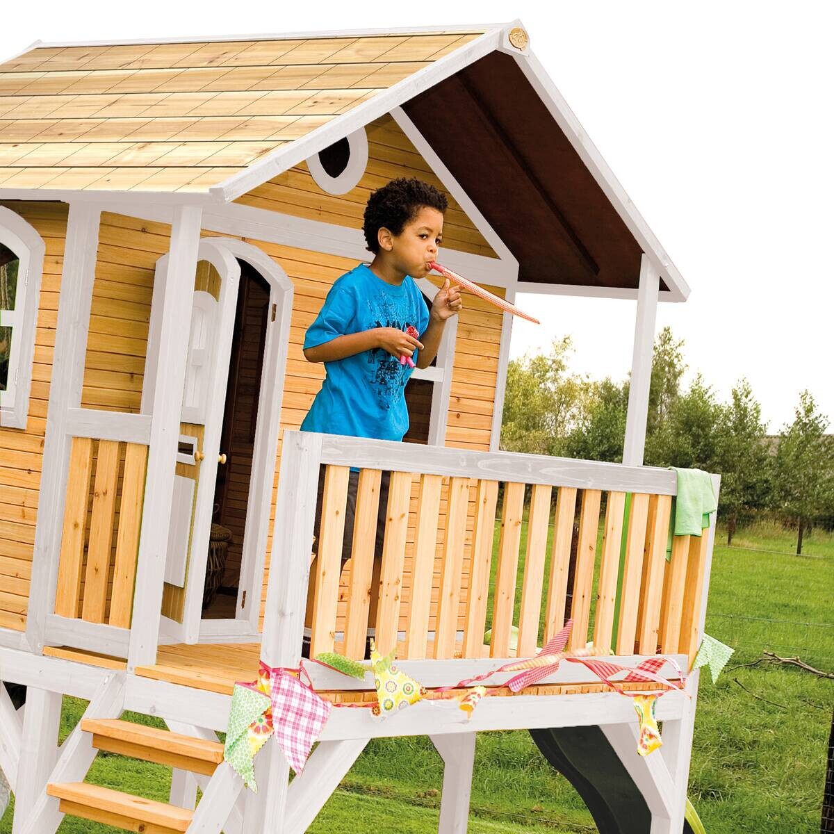 AXI Spielhaus Sophie weiß B/H/L: ca. 380x274x212 cm