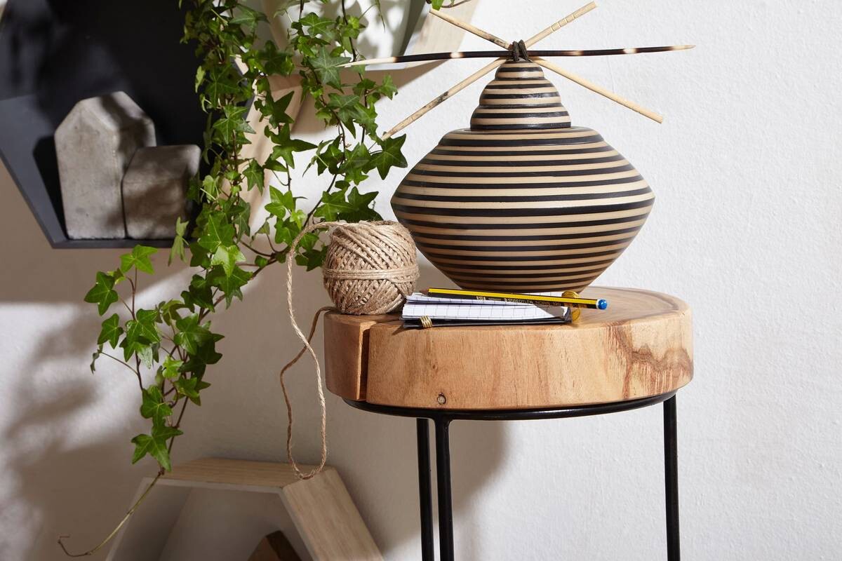 Beistelltisch natur schwarz Akazie Metall B/H/T: ca. 28x45x28 cm