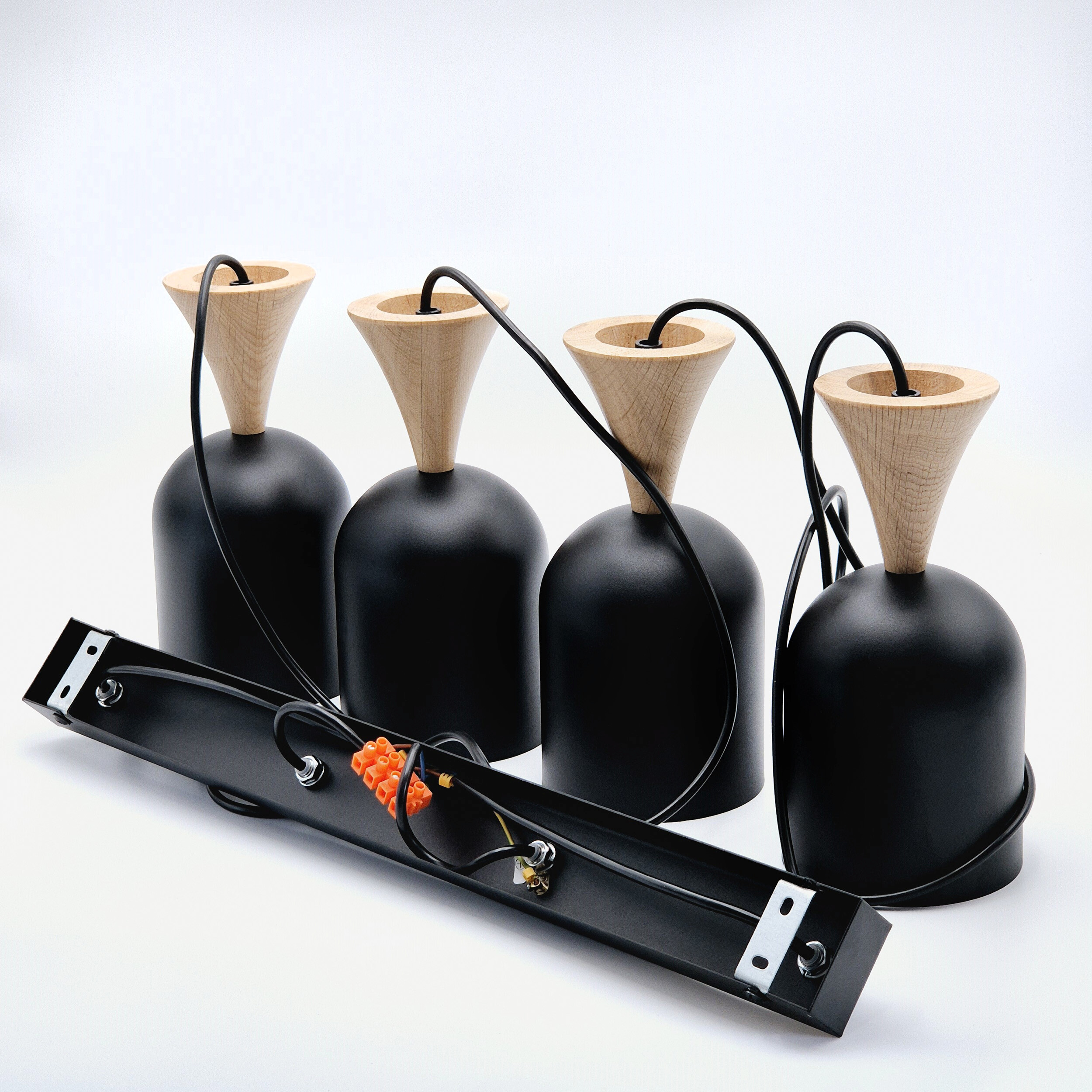 Lamkur Hängeleuchte Eiche schwarz Stahl Holz B/H/L: ca. 11x84x57 cm E27 4 Brennstellen