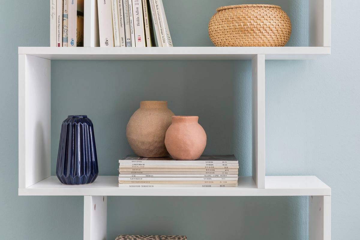 Regal weiß B/H/T: ca. 70x190,5x24,5 cm