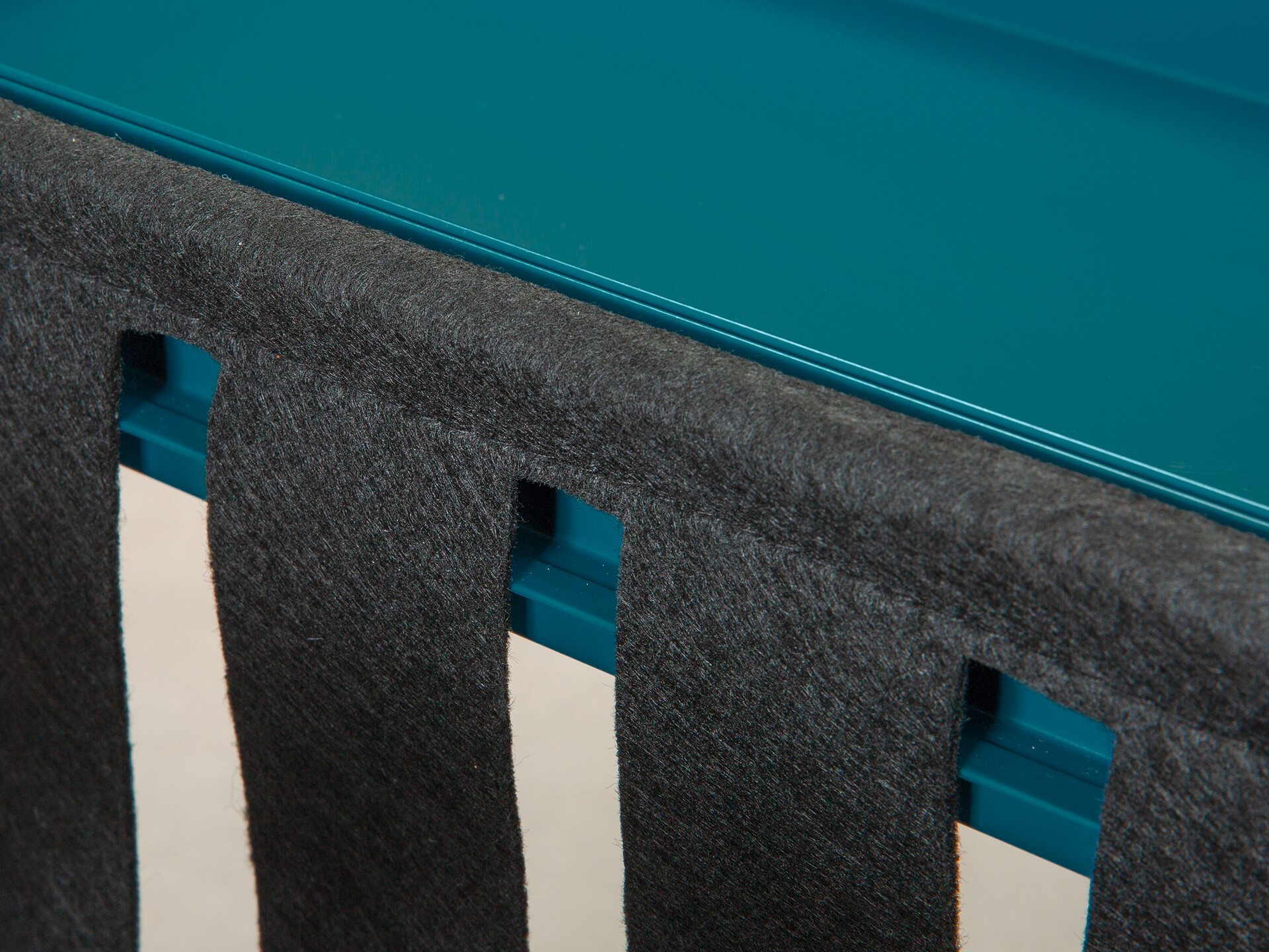 Zeitungsständer Club NY blau pulverbeschichtet Metall B/H/T: ca. 35x40x35 cm