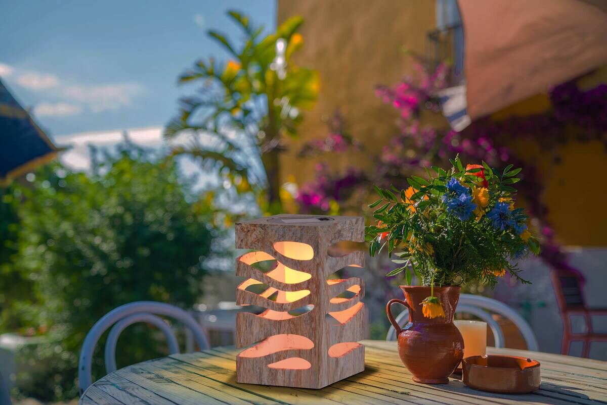 LED-Solarleuchte silber Kunststoff B/H/T: ca. 12,3x20x12,3 cm