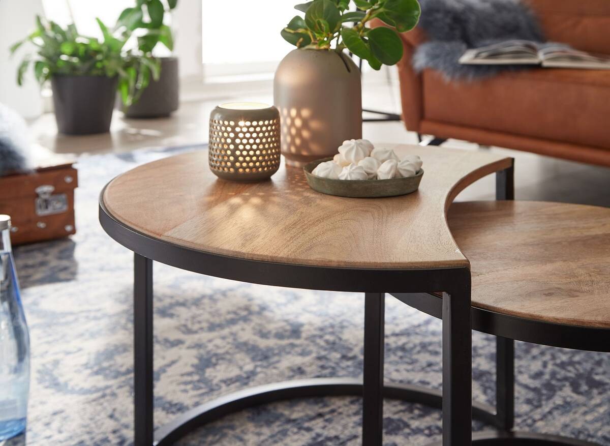 Beistelltisch 2er-Set. natur schwarz pulverbeschichtet Echtholz Eisen