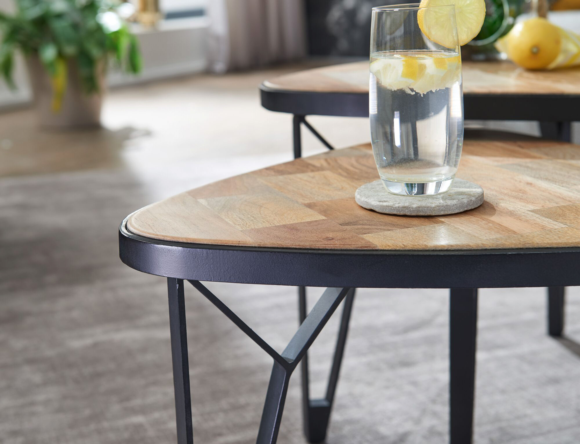 Beistelltisch natur Akazie Eisen