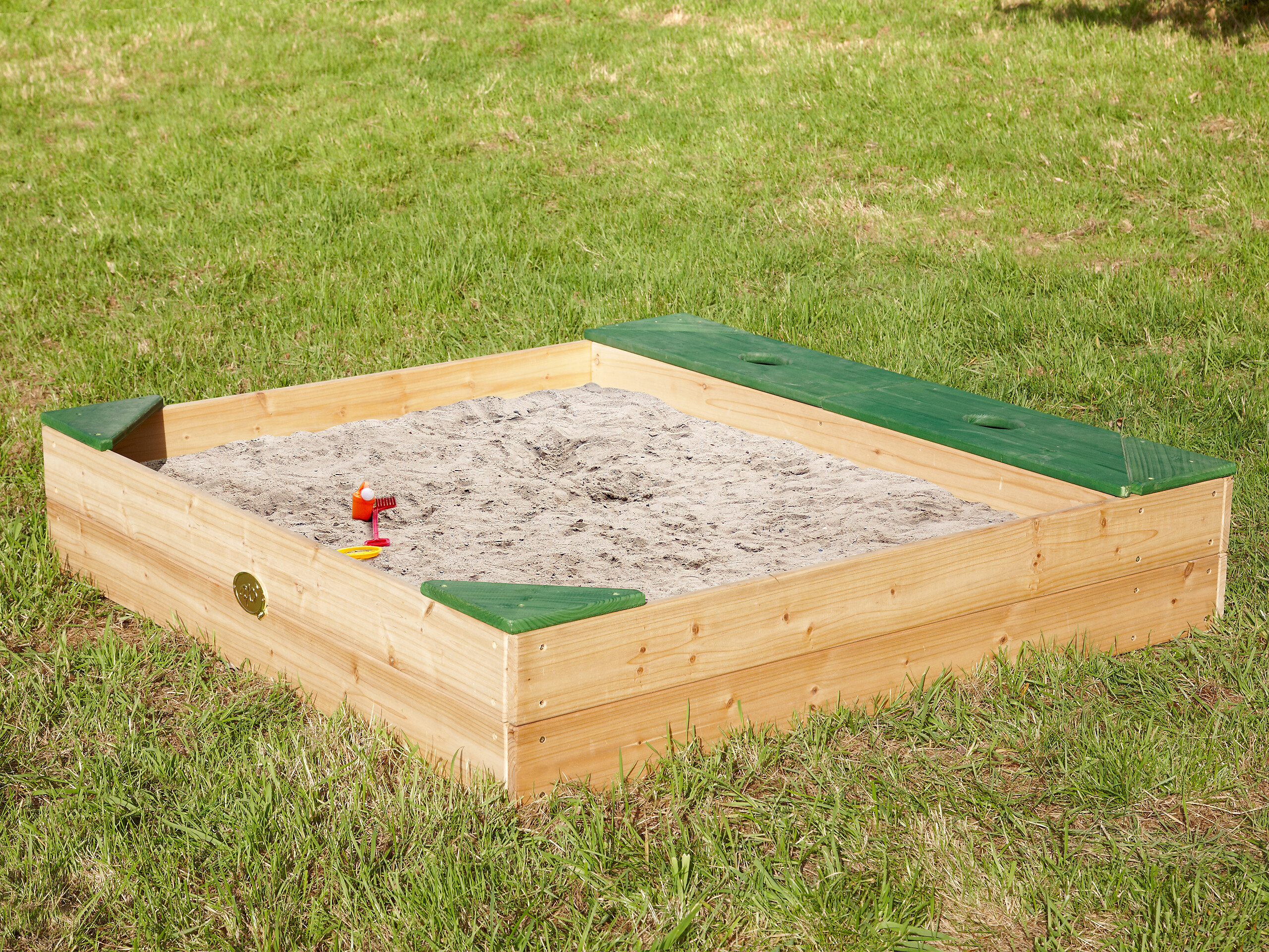 AXI Sandkasten braun Holz B/H/L: ca. 115x22x115 cm