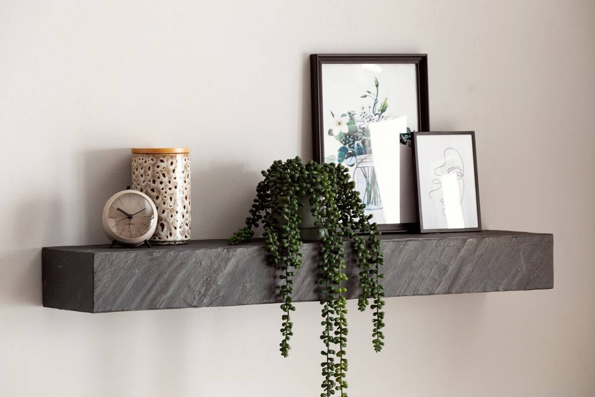 Wandregal grau B/H/T: ca. 90x10x20 cm