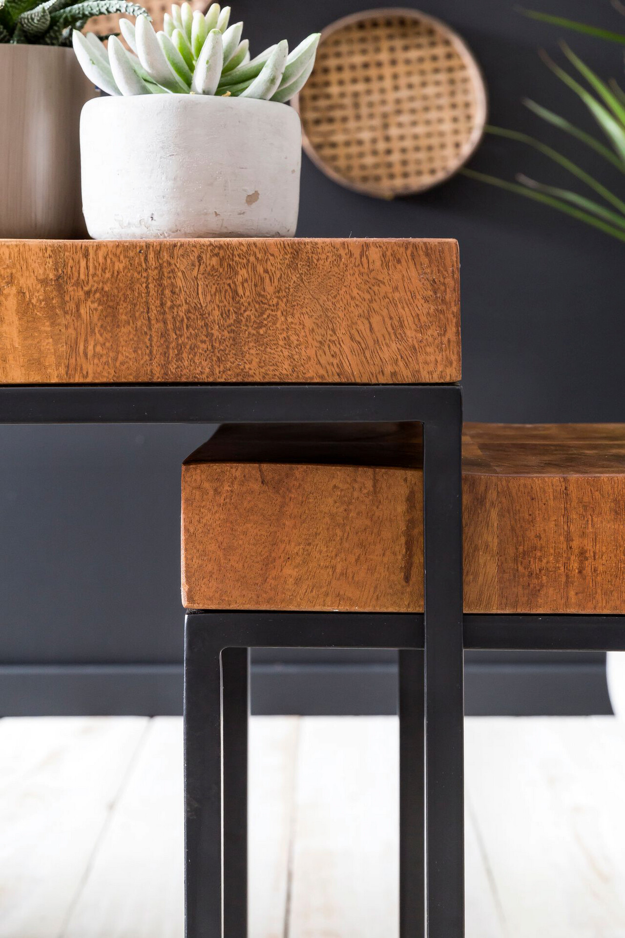 Beistelltisch 2er-Set natur schwarz lackiert Echtholz Eisen