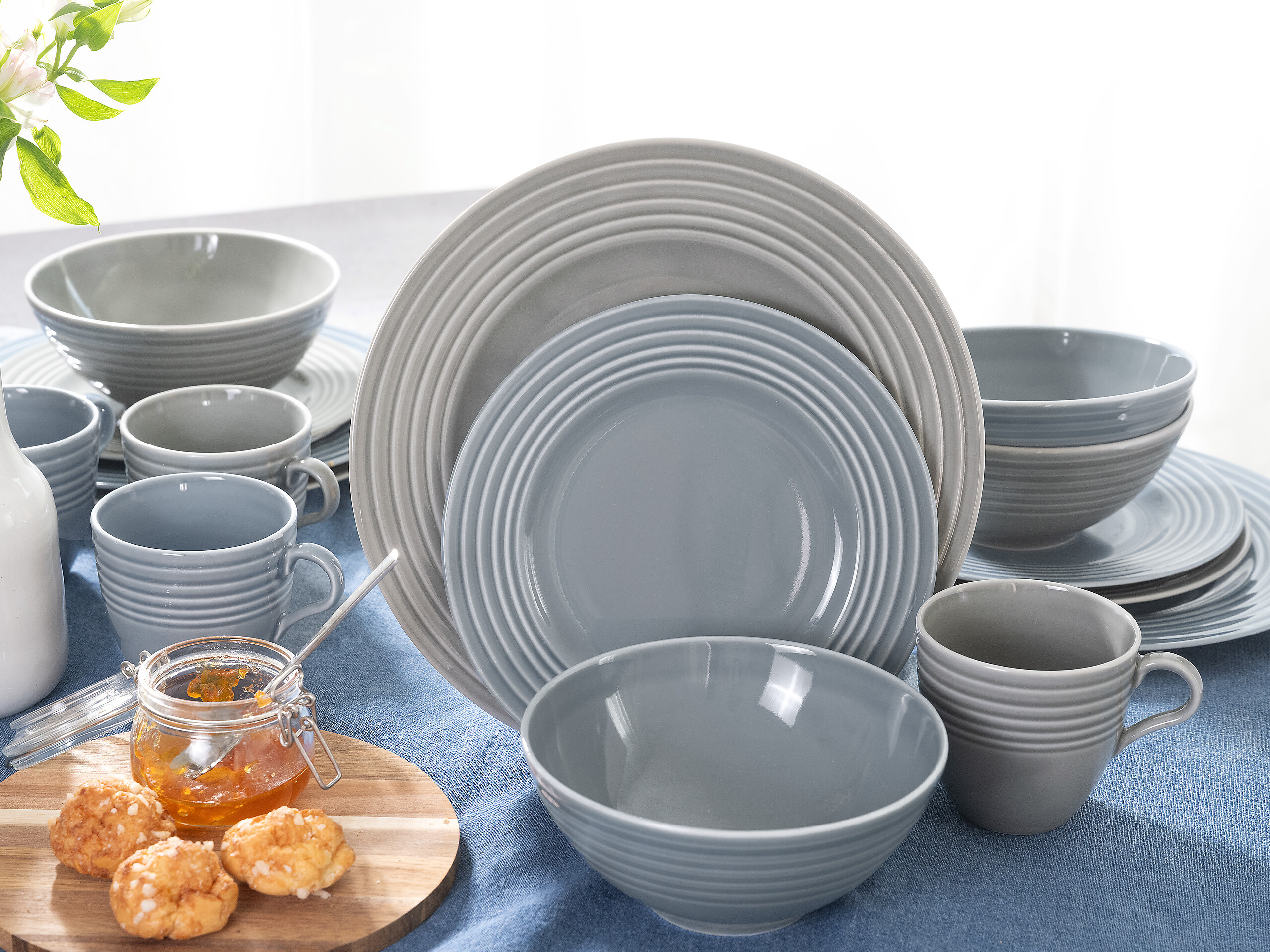 CreaTable Kombiservice Stripes stein Porzellan 16 tlg.