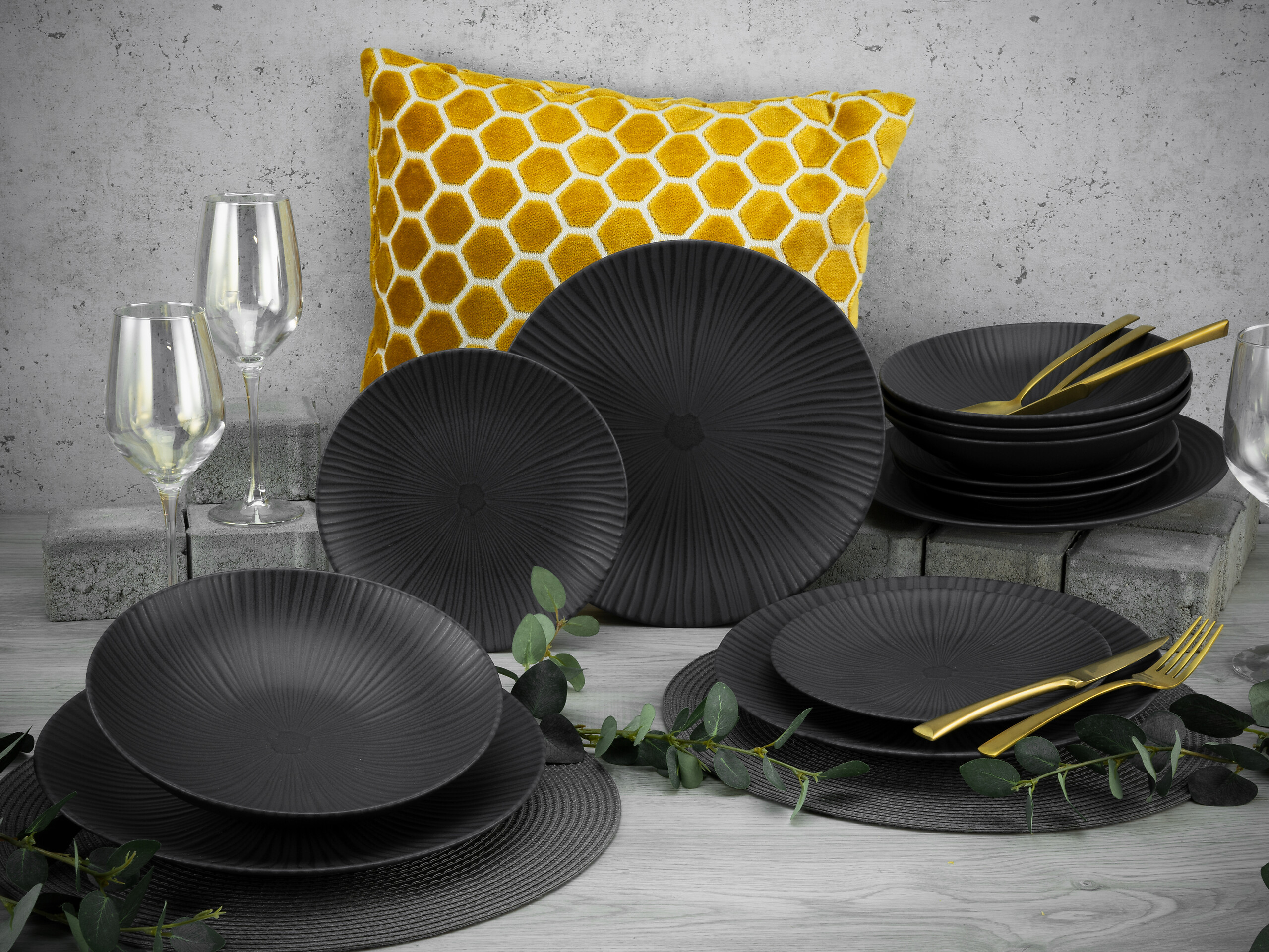 CreaTable Tafelservice Vesuvio schwarz Steinzeug 12 tlg. CreaTable Tafelservice Vesuvio schwarz Steinzeug 12 tlg.