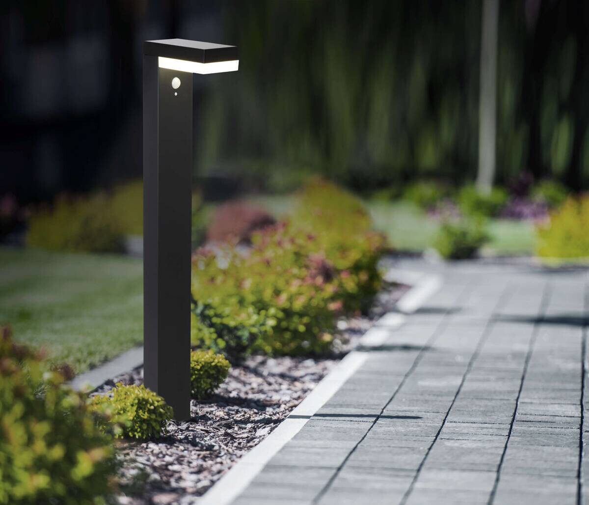 LED-Solarleuchte 2096297 schwarz Metall B/H/T: ca. 9,5x50x16,6 cm