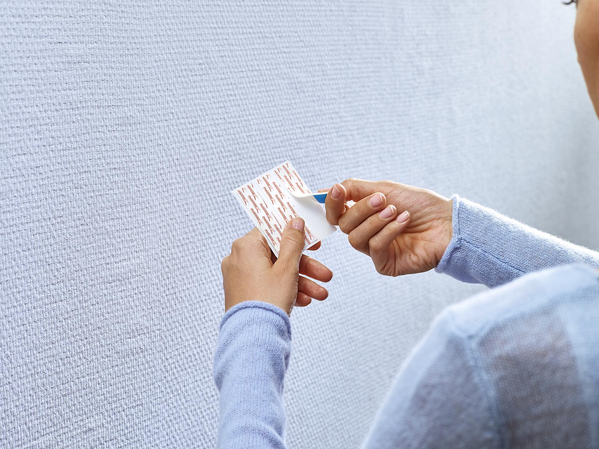 tesa Klebenagel 0,5kg