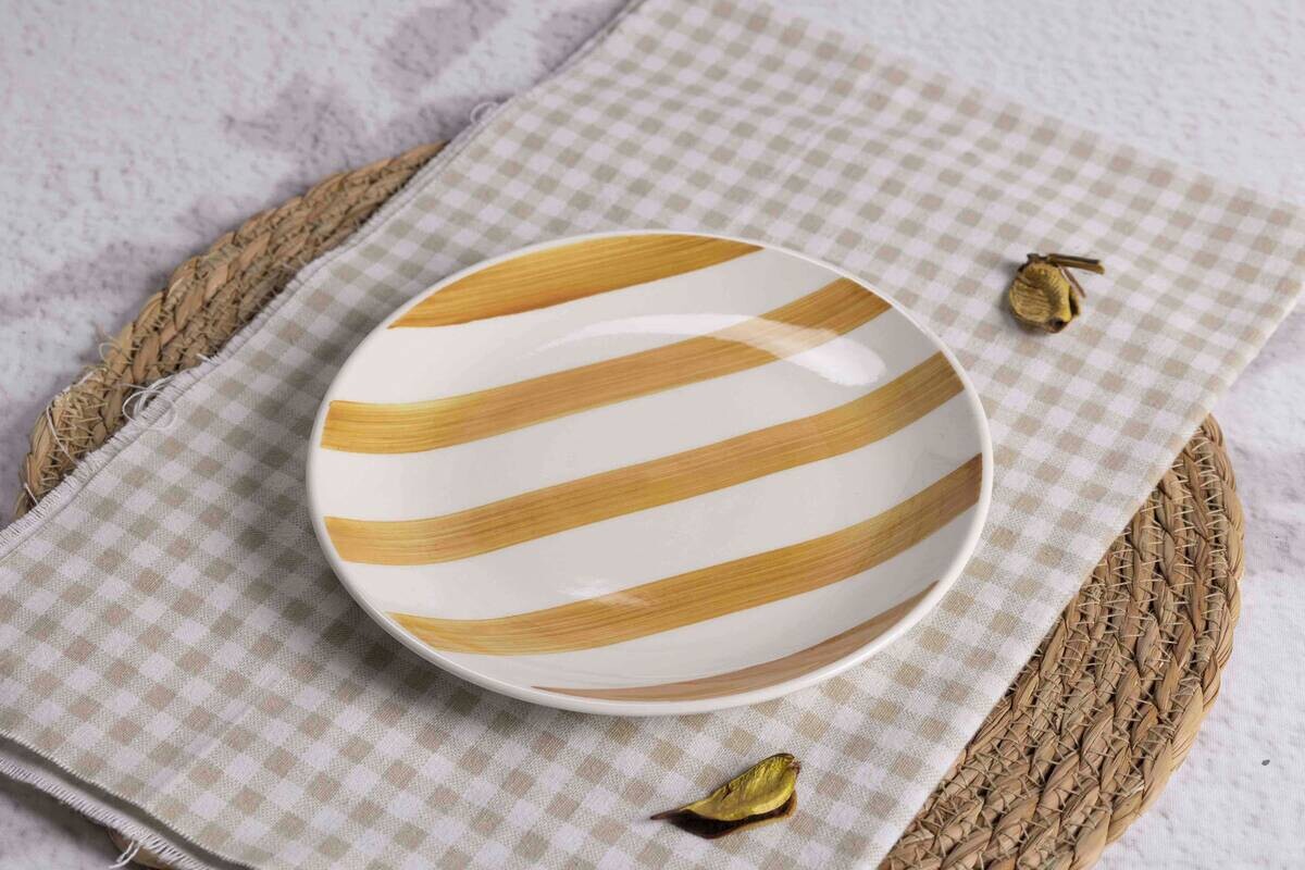 Teller weiß Keramik H/D: ca. 2,8x27 cm