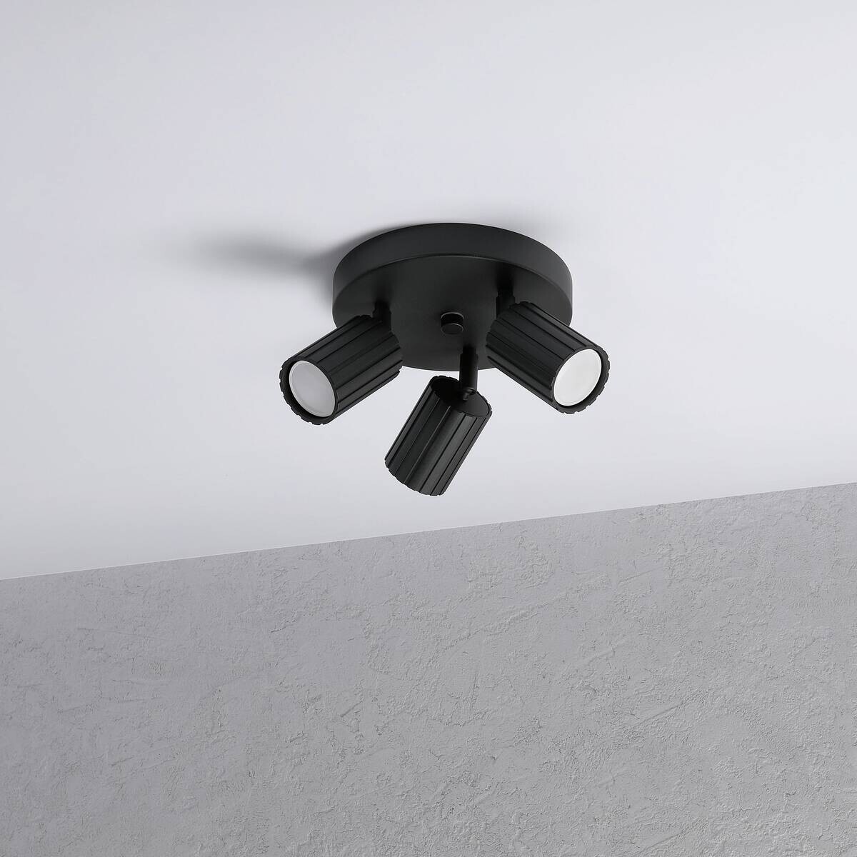 Lamkur Strahler Prisma schwarz Stahl B/H/L: ca. 18x19,5x18 cm 3 Brennstellen