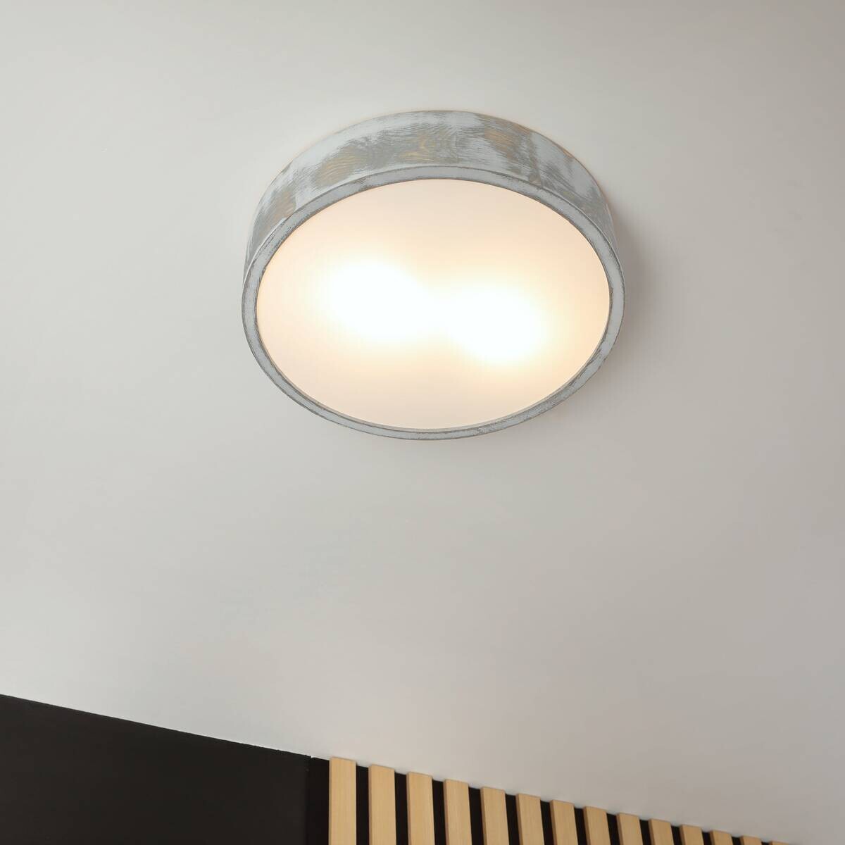 Lamkur Deckenleuchte hellbraun weiß Glas Holz B/H/L: ca. 38,5x12x38,5 cm 3 Brennstellen