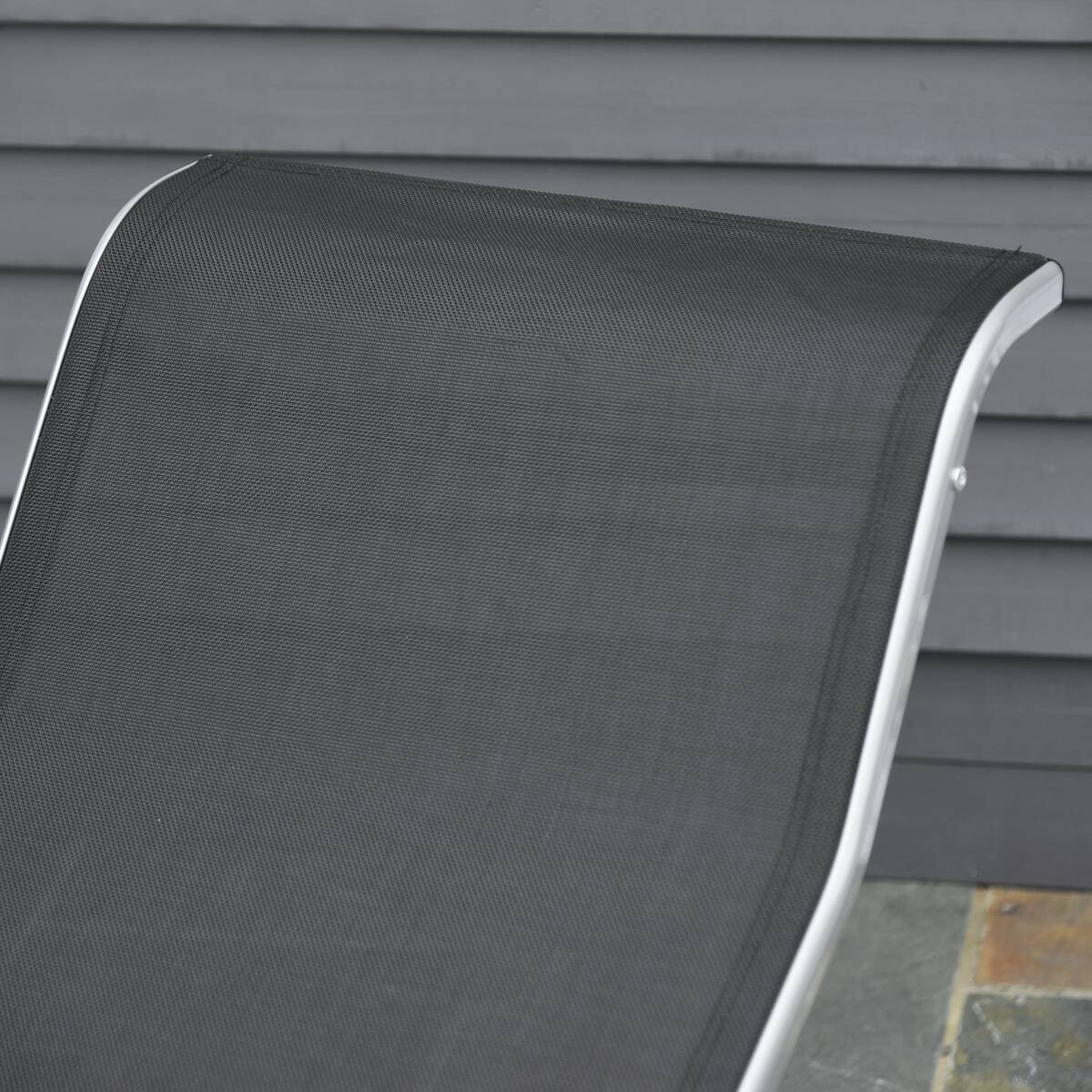 Outsunny Gartenliege-Set mit Tisch schwarz Metall B/H/T: ca. 59x66x169 cm