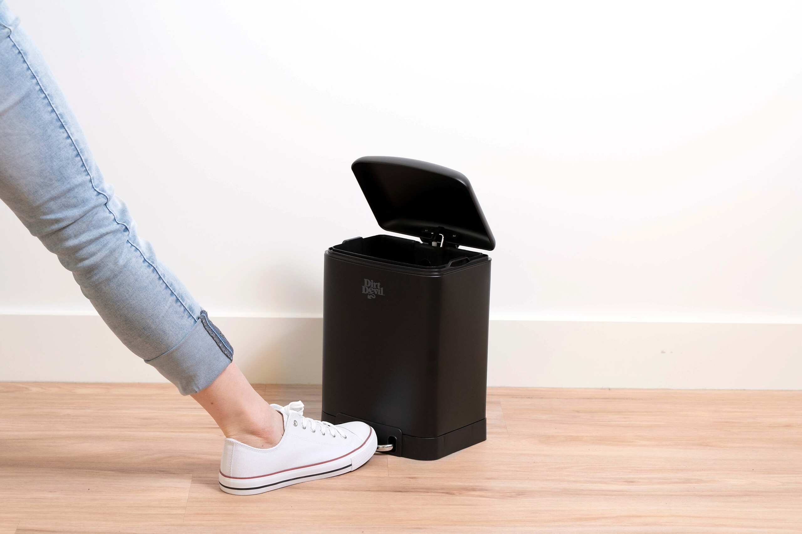 Dirt Devil Treteimer schwarz Edelstahl B/H/T: ca. 23x32,5x22,5 cm