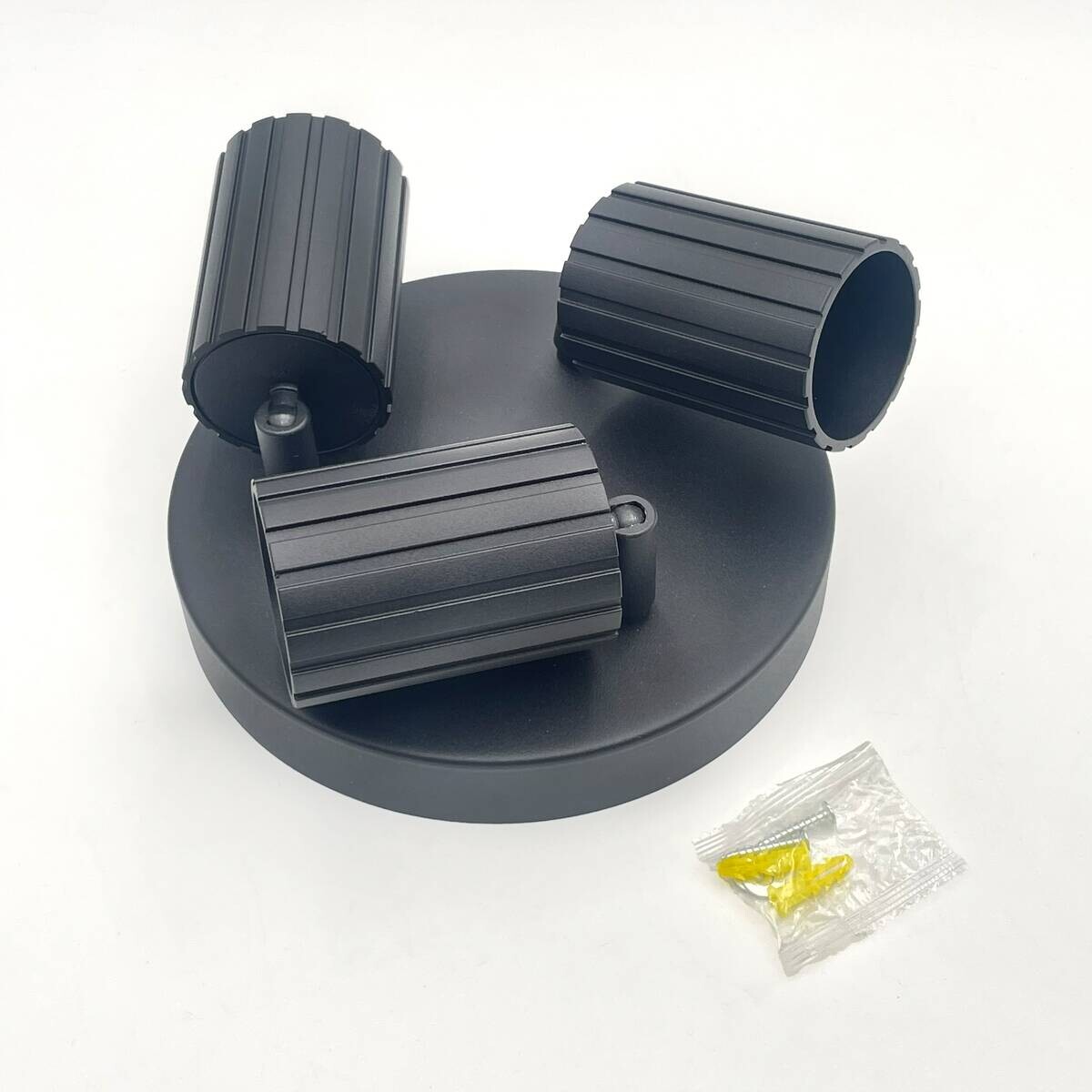 Lamkur Strahler Prisma schwarz Stahl B/H/L: ca. 18x19,5x18 cm 3 Brennstellen