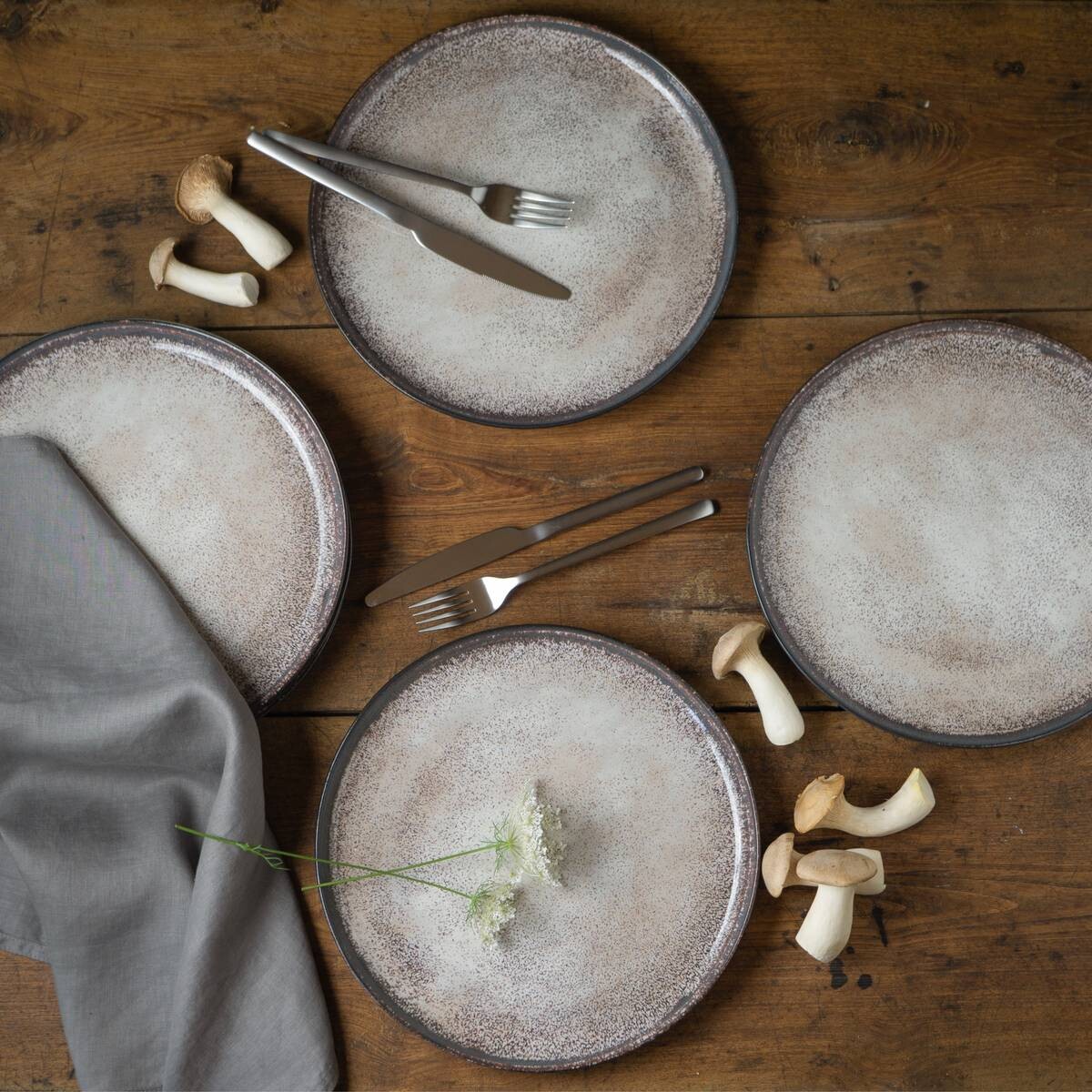 Moritz & Moritz Essteller flach beige Porzellan D: ca. 27 cm