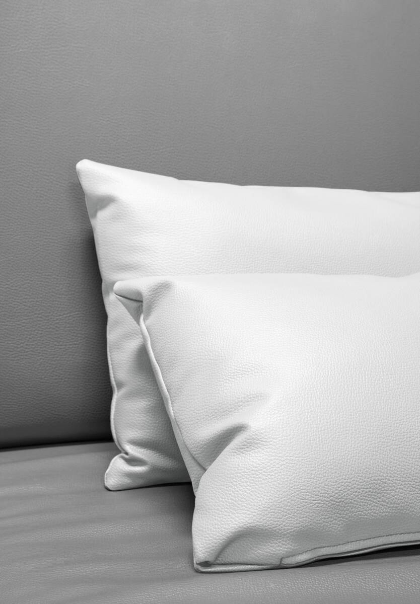 Kunstleder Moon weiß B: ca. 140 cm