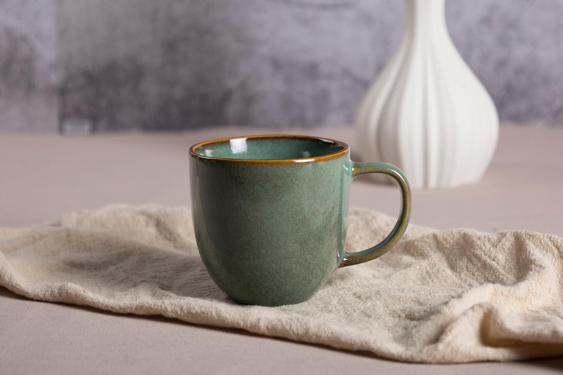Kaffeebecher grün Steinzeug