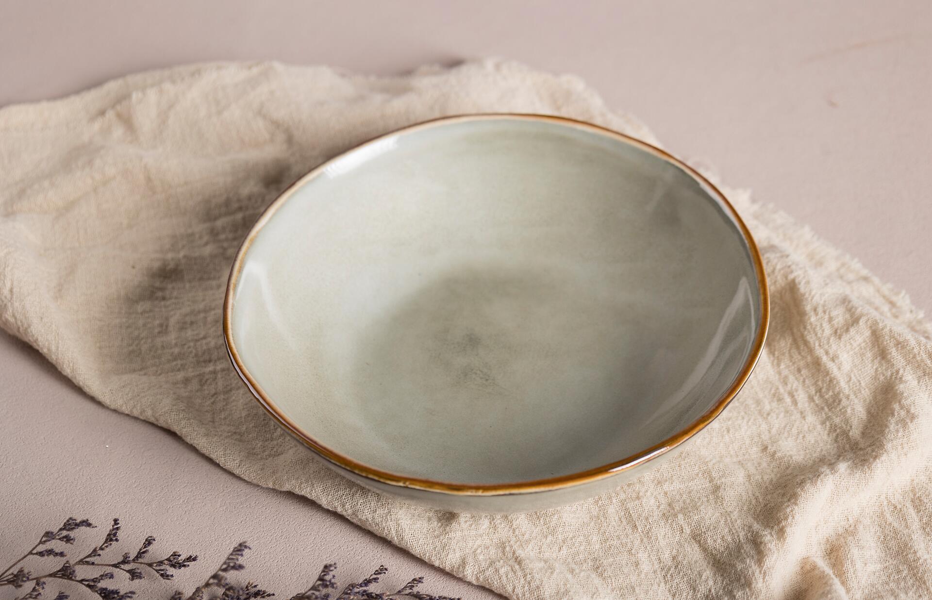 Teller beige Steinzeug D: ca. 18,5 cm Teller beige Steinzeug D: ca. 18,5 cm