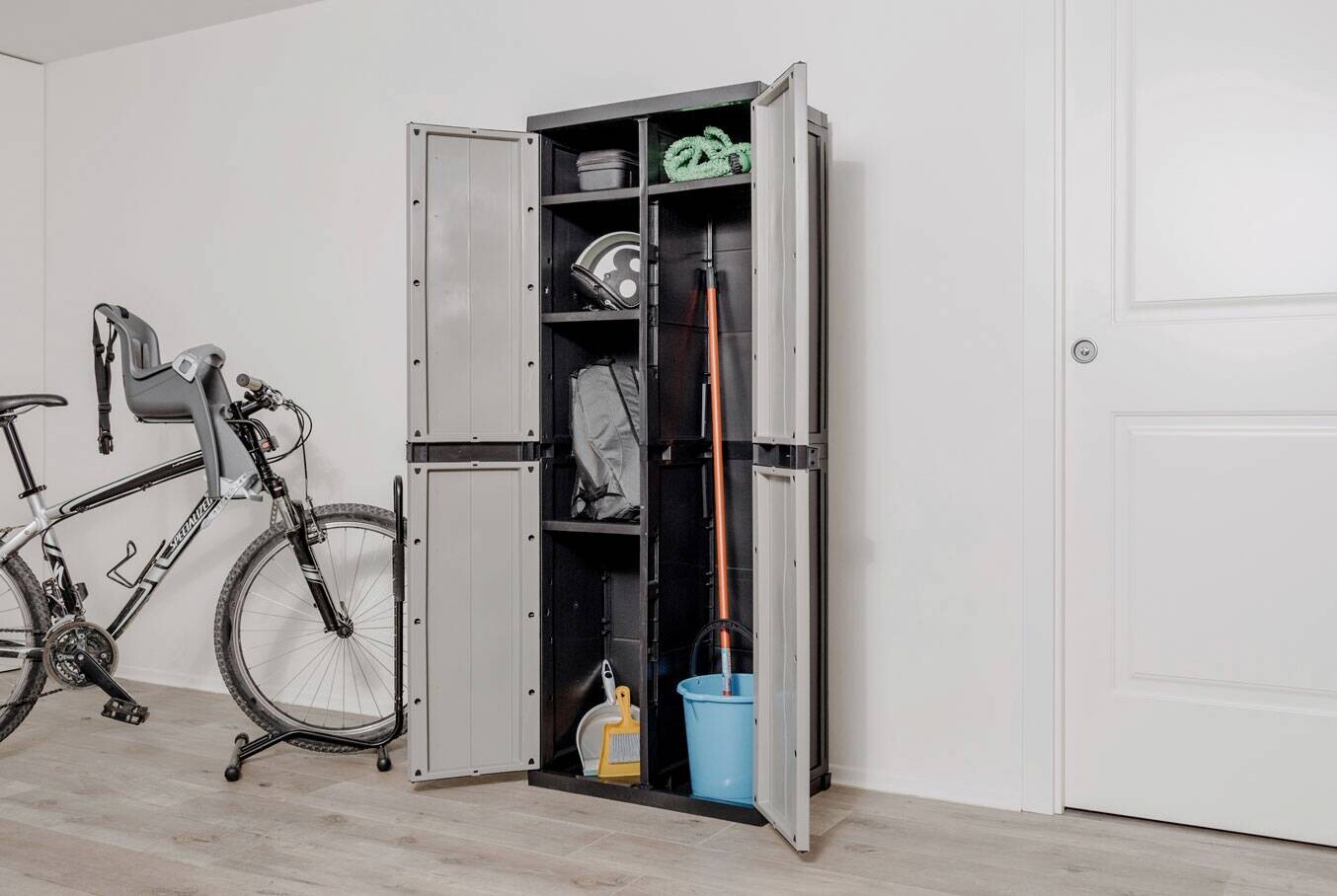 DEA Kunststoffschrank B/H/T: ca. 65x165x37 cm