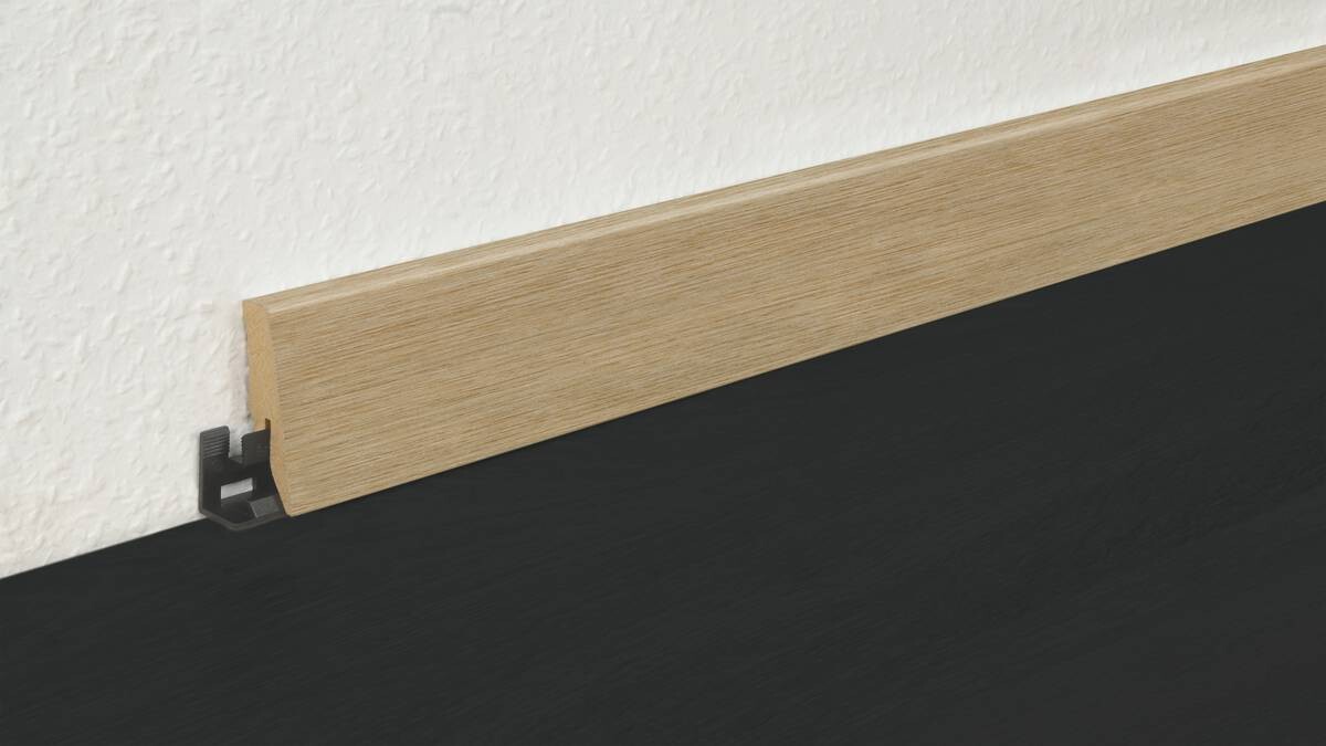 Sockelleiste L/B/H: ca. 250x1,8x5,8 cm pro Stück