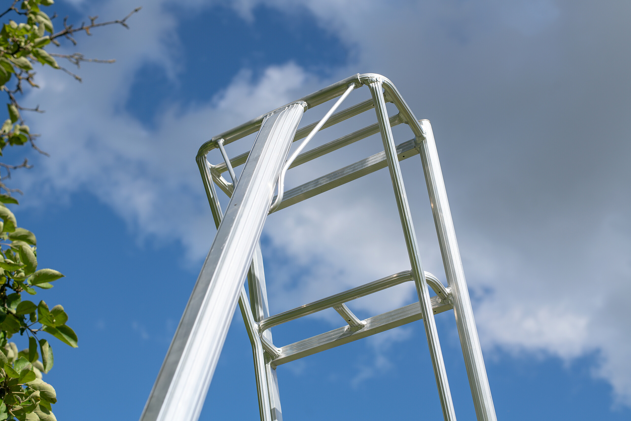 Niwaki Gartenleiter 3-Holm 3-Holm silber B/H/T: ca. 128x330x248 cm