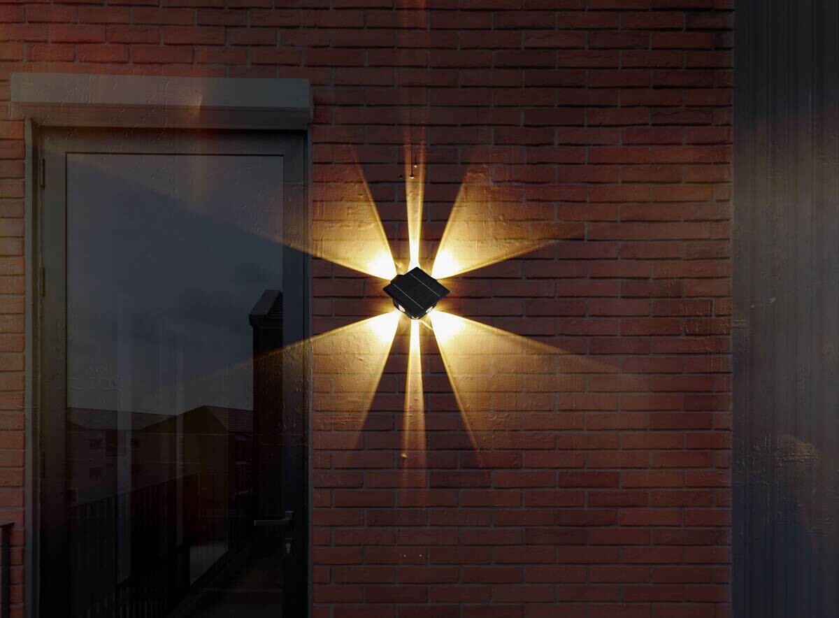 LED-Solarleuchte schwarz Kunststoff B/H: ca. 13,1x13,1 cm