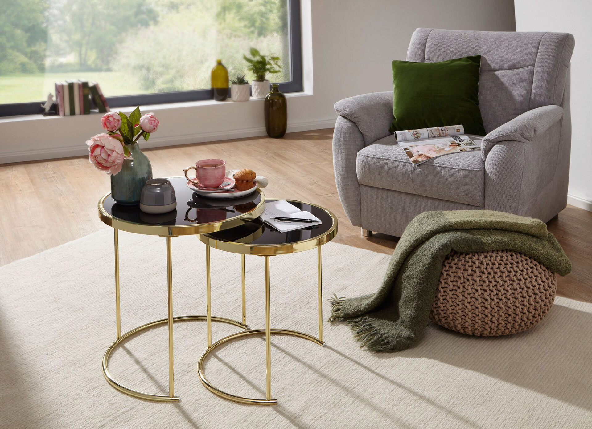 Beistelltisch 2er-Set schwarz gold lackiert Glas Metall