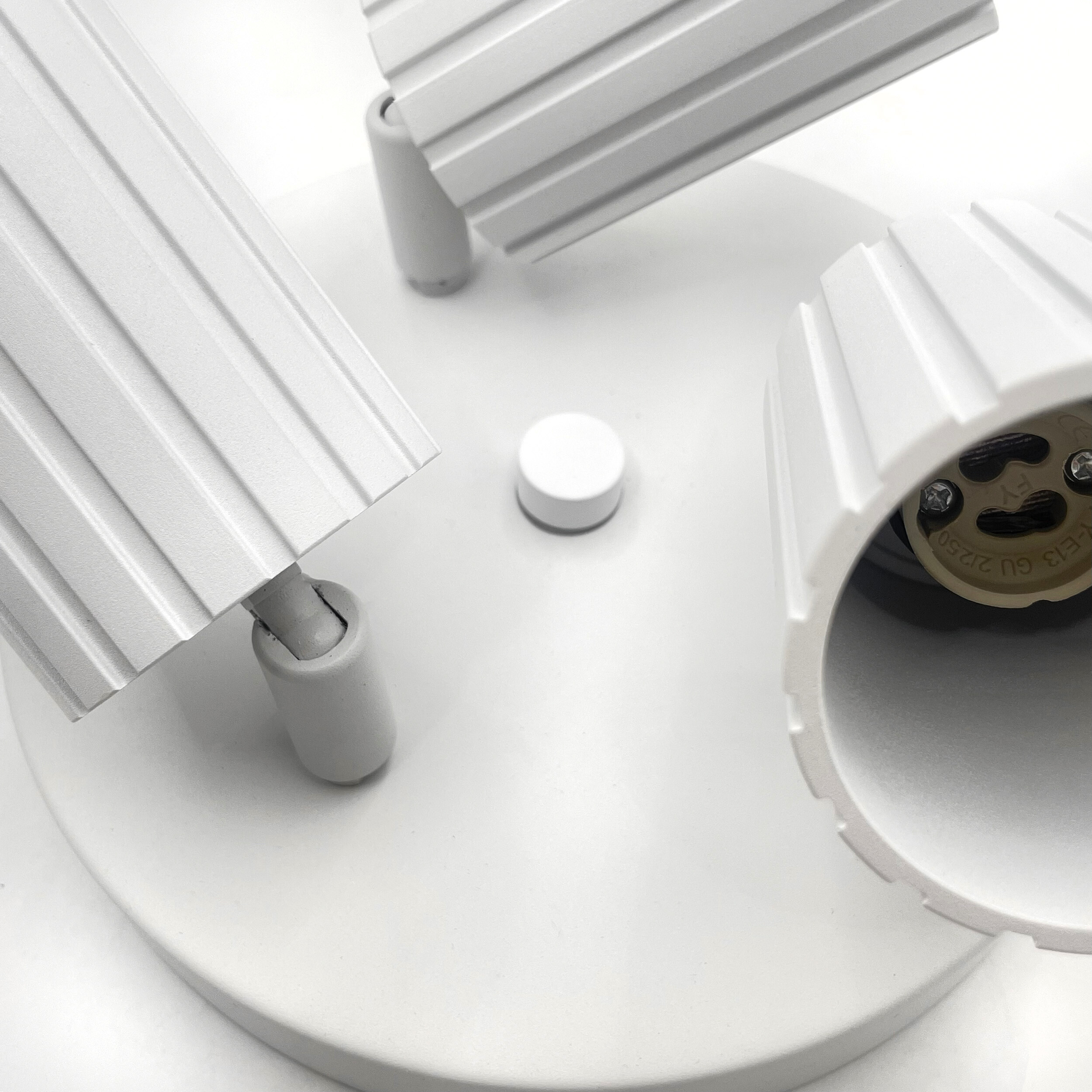 Lamkur Strahler Prisma weiß Stahl B/H/L: ca. 18x19,5x18 cm 3 Brennstellen