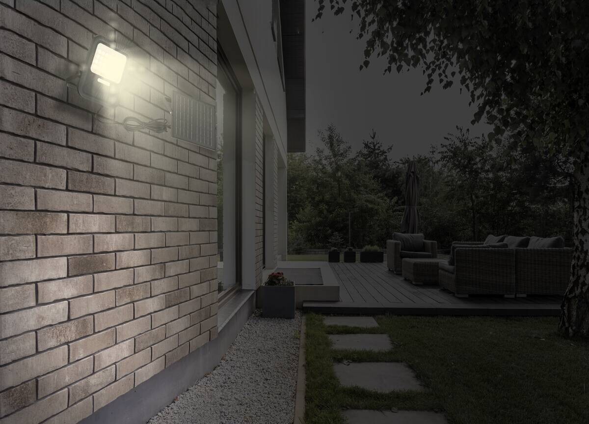 LED-Solarleuchte schwarz Kunststoff Metall B/H: ca. 24,3x25,4 cm