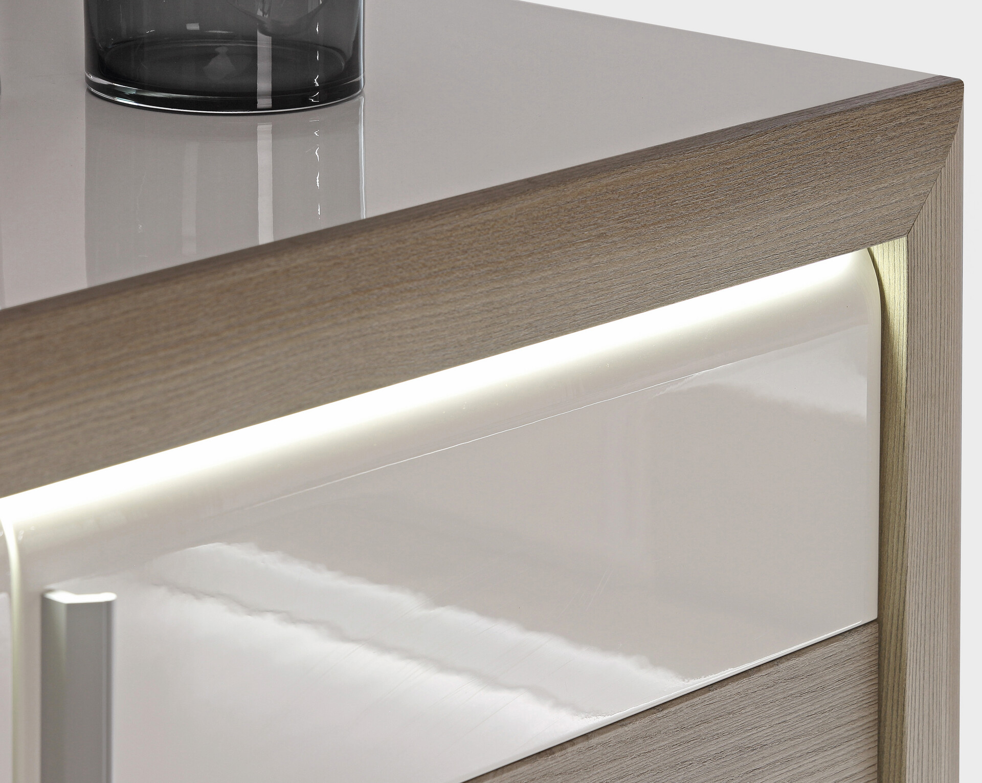 Sideboard  weiß weiß Hochglanz Eiche Nelson Nachbildung B/H/T: ca. 192,7x98,2x53 cm