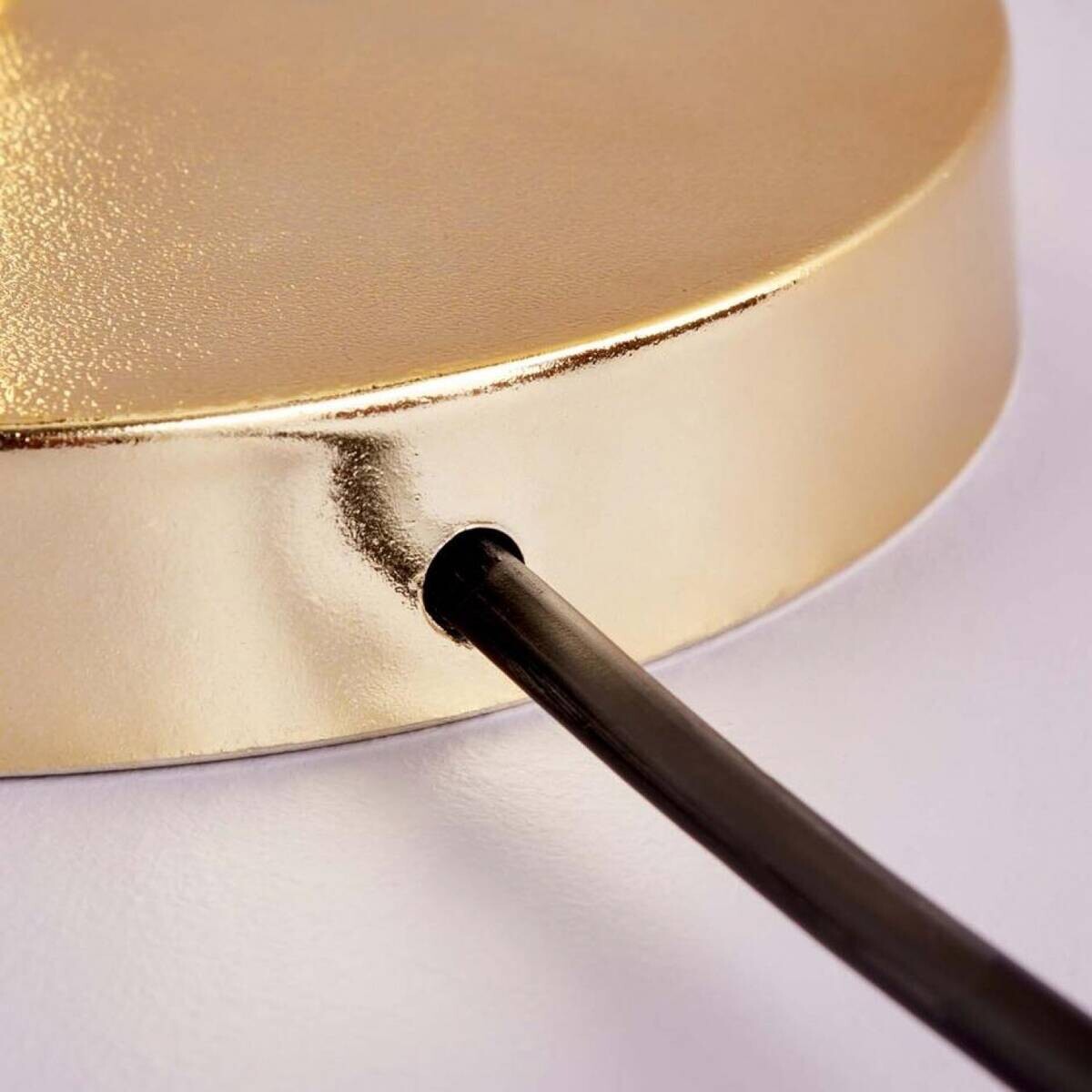 Opviq Tischleuchte weiß gold Metall Stoff B/H/L: ca. 22x37x22 cm E27 1 Brennstellen