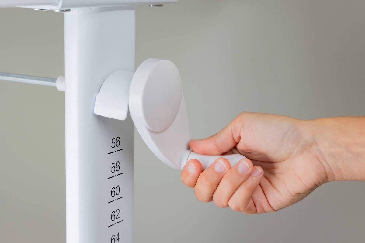 Schreibtisch Frederik weiß pulverbeschichtet B/H/L: ca. 60x56x100 cm