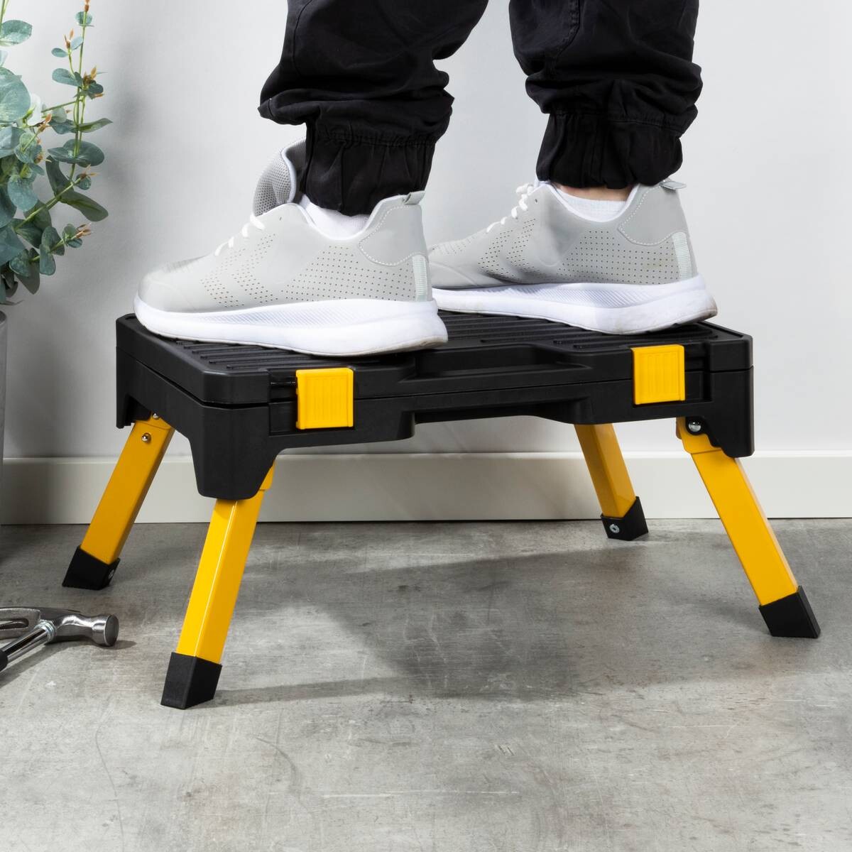 HI Klapptritt schwarz Stahl